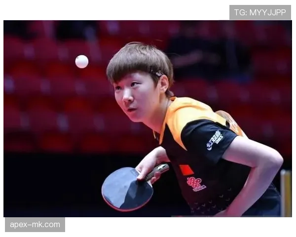 李雪芮技术凶猛,赛场惊艳展现王者风范 李雪芮技术凶猛,赛场惊艳展现王者风范